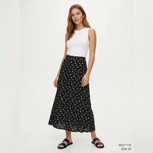 NWT Aritzia Wlfred Floral Black Skirt size 10